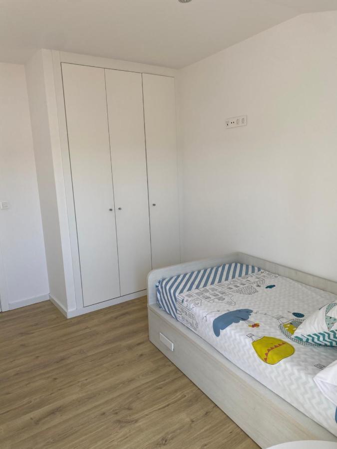 Atico Noa Con Terraza Y Parking Apartment Pontevedra Exterior photo